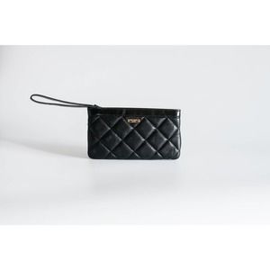 Preowned Small Black Leather Kate Spade Wristlet